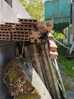 Drevoplast dosky podkladove hranolčeky