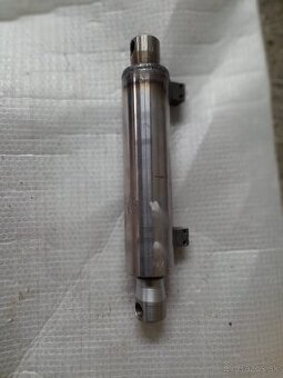 Hydraulický piest