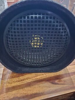 AKTIVNY SUBWOOFER 250 W