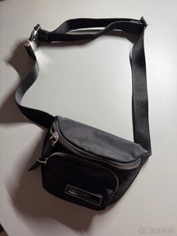 Ľadvinka Calvin Klein