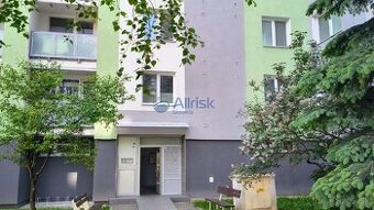 Prenájom 3-izbového bytu ideálneho pre rodinu s deťmi – Pieš
