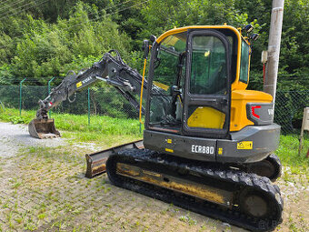 Pásový báger/rýpadlo VolvoECR88D