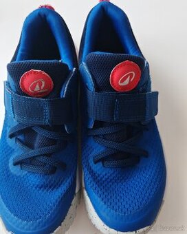 Chlapčenská športová obuv 35