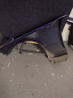 BMW e36 Cabrio 1995 pravý blatník Original