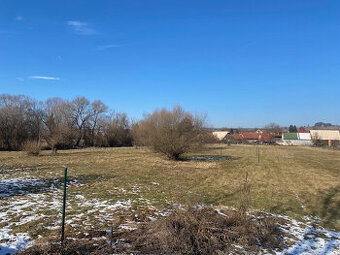 Slnečné, rovinaté stavebné pozemky s dostupnými IS v Očovej