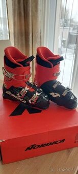 dievčenské lyžiarky NORDICA veľ.24