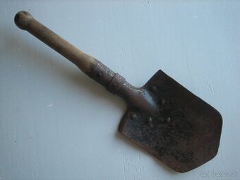 Stará vojenská poľná lopatka. Militárie.