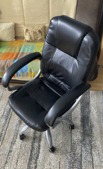 Predam kancelarsku stolicku