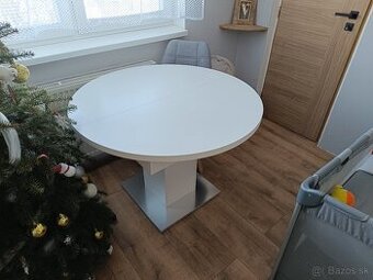 Predám Jedálenský stôl