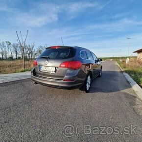 Opel Astra ST 1.4 Turbo 140k Cosmo