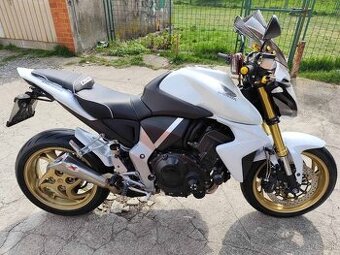HONDA CB1000R / r.v. 2012 / 21507km / Biela Metalíza