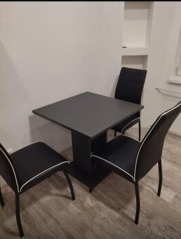 set stôl a stoličky