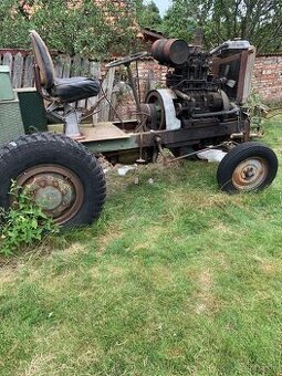 Traktor s motorom stabilak vlecka