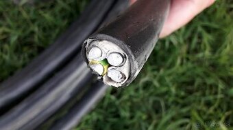Elektricky kabel na pripojku Ayky