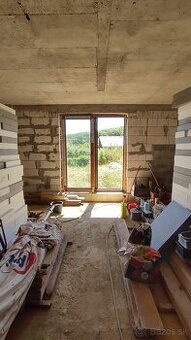 ROZOSTAVNÁ CHATA V KAVEČANOCH