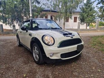 Mini Cooper 1,6i AUTOMAT, motor Dymi