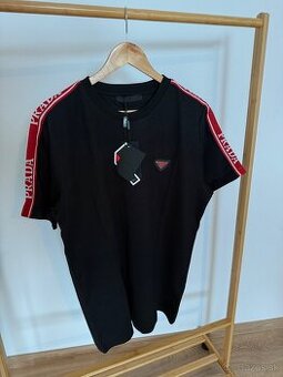 Panske cierne tricko Prada XL