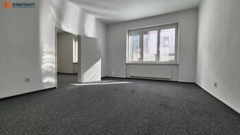 Nebytový priestor na prízemí mestského domu v centre na Kuku