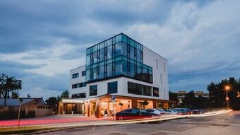 Na prenájom reprezentatívne priestory 50/122,5m2