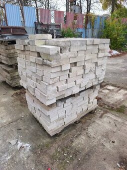 Biele tehly + debniace tvárnice