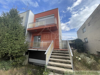 Päťizbový rodinný dom vo vyhľadávanej časti Nových Zámkov