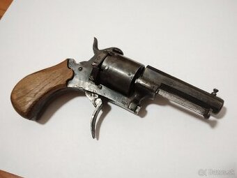 Starožitný malý historický revolver LEFAUCHEUX z roku 1870 - 1