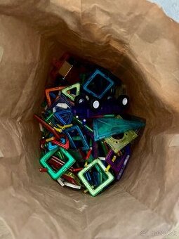 Magnetické stavebnice