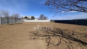 Na predaj pozemok v obci Čab - 820m2