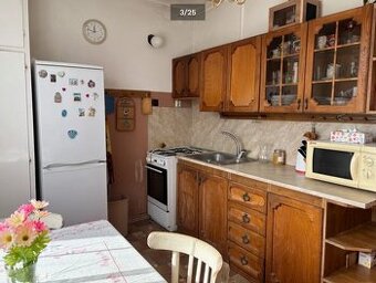 Na predaj 3 izb byt na Vikárskej ul pri PKO v Nitre.