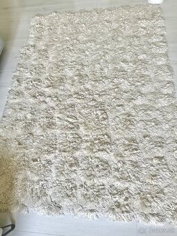 Predam koberec s rozmerom 140x200