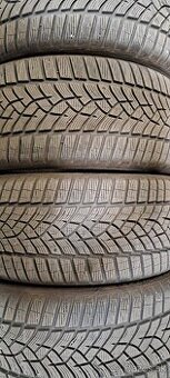 Predám 4ks pekné zimné 235/40r19-96V Good Year