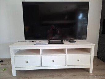Biela skrinka Hemnes pod TV celodrevená - z Ikea