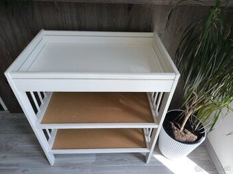 Prebaľovací pult z IKEA