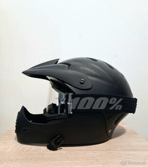 Downhill prilba W-TEC Campanero Matt Black