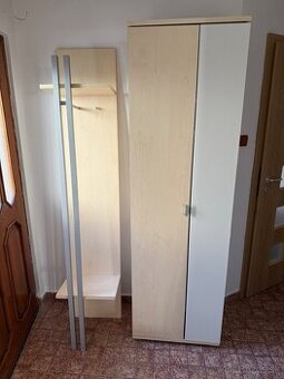 Predam set skrinu a vesiak do chodby