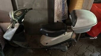Predam Skuter Yamaha 49 cm3 uloženika stal v garáži 10 rokov - 1