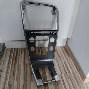 Predám centrálny panel Volvo XC60