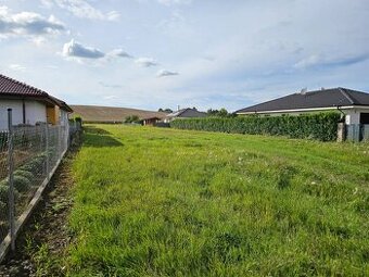 Predáme pozemok vhodný na výstavbu rodinného domu, Vráble -