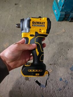 Rázový uťahovák Dewalt - 1