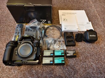 Nikon Z8 s príslušenstvom