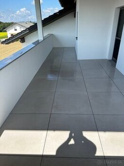 Hladame pracu okolie Viedne..