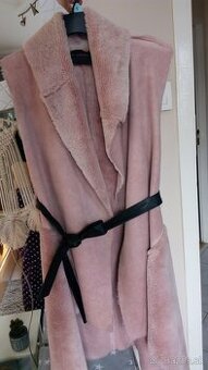 Teplá dámska vesta s opaskom S-M