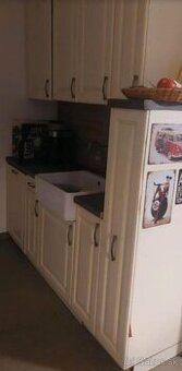 Krémová venkovská linka se spotřebiči,5573