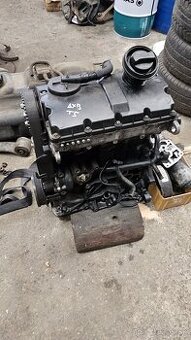 HOLÝ MOTOR VW T5 1.9TDI AXB