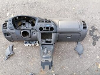 Mitsubishi Lancer/Colt 1996-2003 palubná doska