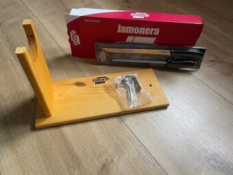 Nozik a stojan stehno serrano sunky