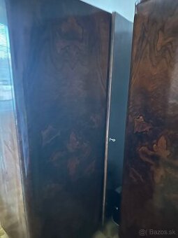 Predám obývaciu stenu a skrine