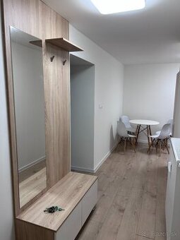 3-izbový byt-66 m² s balkónom vrátane spotrebičov a nábytku