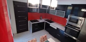 Priestranný 3-izbový byt 84 m² s balkónom