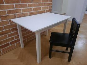 Detsky nabytok Ikea stolicka cierna a stol biely